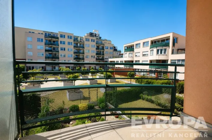 Prodej bytu 2+kk, Praha - Hlubočepy, Voskovcova, 51 m2
