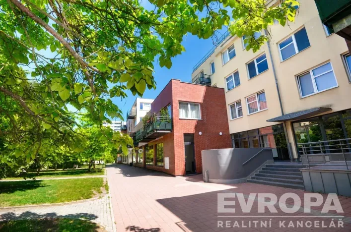 Prodej bytu 2+kk, Praha - Hlubočepy, Voskovcova, 51 m2