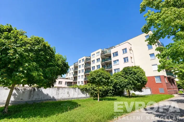 Prodej bytu 2+kk, Praha - Hlubočepy, Voskovcova, 51 m2