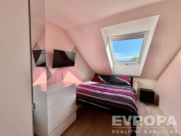 Prodej bytu 3+kk, Olomouc - Nedvězí, Jilemnického, 77 m2