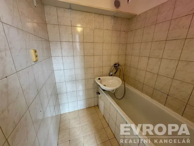 Prodej bytu 2+1, Plzeň - Doubravka, Zábělská, 62 m2