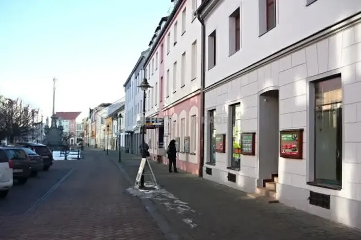 Pronájem obchodního prostoru, Strakonice, Palackého náměstí, 100 m2