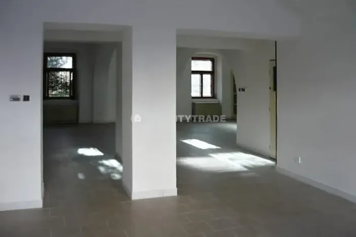 Pronájem obchodního prostoru, Strakonice, Palackého náměstí, 100 m2