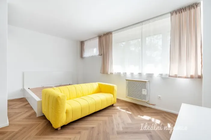 Pronájem bytu 1+kk, Praha - Krč, Obětí 6. května, 35 m2