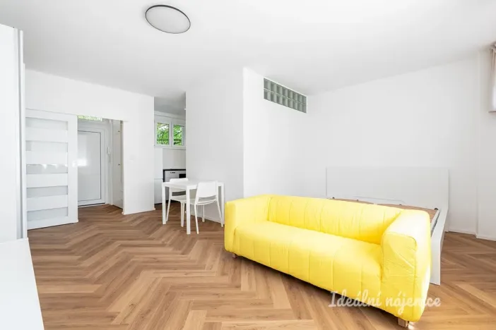 Pronájem bytu 1+kk, Praha - Krč, Obětí 6. května, 35 m2
