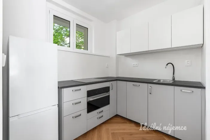 Pronájem bytu 1+kk, Praha - Krč, Obětí 6. května, 35 m2