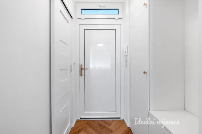 Pronájem bytu 1+kk, Praha - Krč, Obětí 6. května, 35 m2