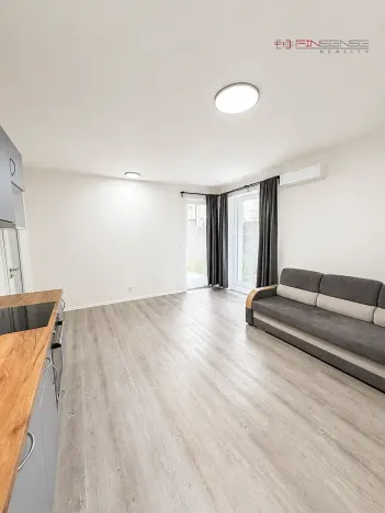 Pronájem bytu 1+kk, Kladno, Pavlisova, 30 m2