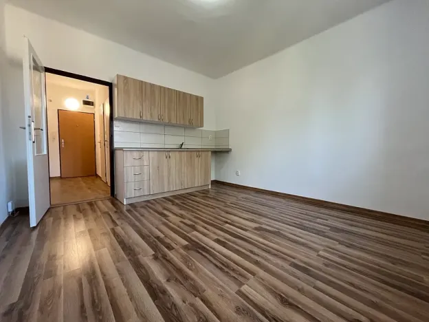 Pronájem bytu 1+kk, Třinec, Jablunkovská, 24 m2