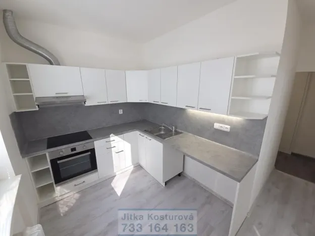 Pronájem bytu 2+1, Krnov - Pod Cvilínem, SPC S, 58 m2