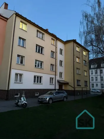 Pronájem bytu 2+1, Krnov - Pod Bezručovým vrchem, nám. Hrdinů, 60 m2