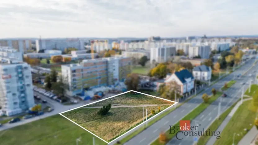 Pronájem komerčního pozemku, Hradec Králové, 1698 m2