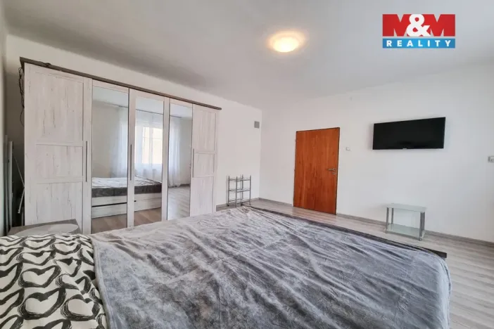 Pronájem bytu 2+kk, Karlovy Vary - Dvory, Chebská, 79 m2