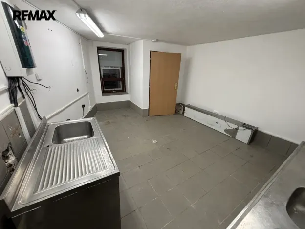 Pronájem obchodního prostoru, Třebíč - Nové Dvory, Kpt. Jaroše, 62 m2