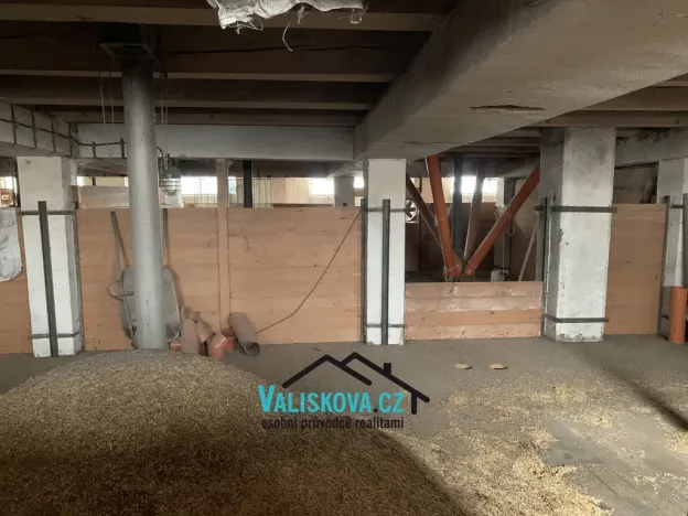 Prodej zemědělského objektu, Zborovice, 2600 m2