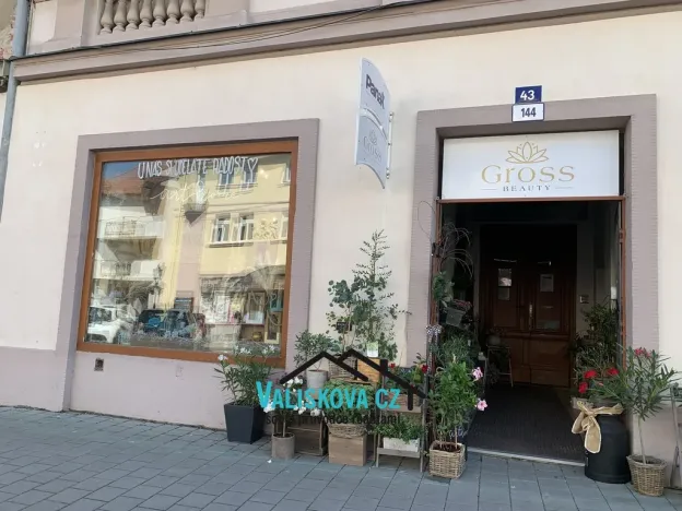 Pronájem obchodního prostoru, Kroměříž, Riegrovo náměstí, 17 m2