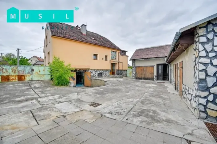 Prodej vícegeneračního domu, Medlov, 300 m2