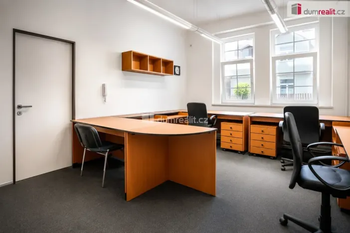 Pronájem kanceláře, Karlovy Vary - Stará Role, Na Výhledě, 28 m2