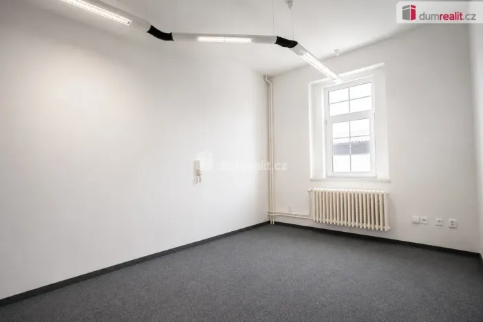 Pronájem kanceláře, Karlovy Vary - Stará Role, Na Výhledě, 28 m2