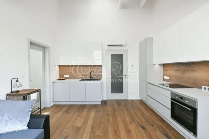 Pronájem bytu 2+kk, Praha - Žižkov, Bořivojova, 50 m2