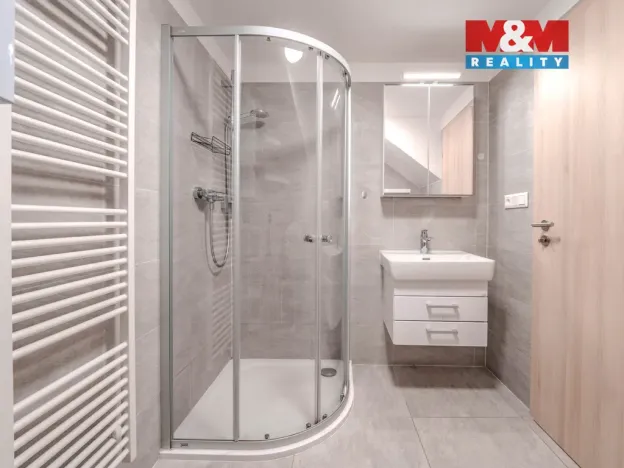 Pronájem bytu 2+kk, Benešov, Husovo náměstí, 78 m2