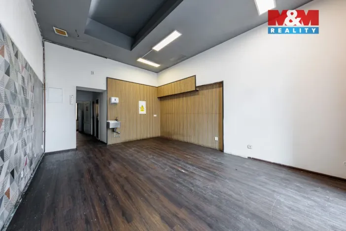 Pronájem obchodního prostoru, Karlovy Vary, Jaltská, 38 m2