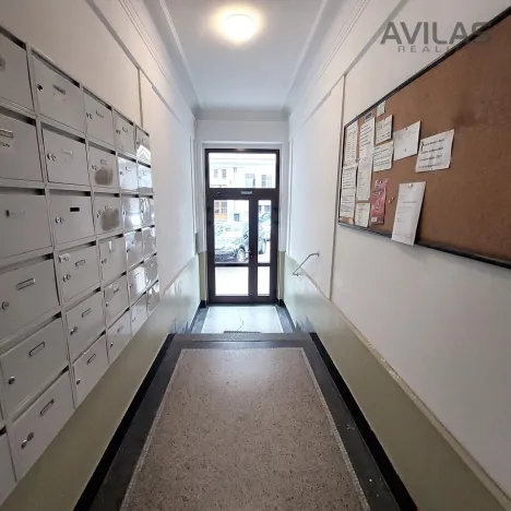 Pronájem bytu 2+kk, Praha - Žižkov, Ambrožova, 52 m2