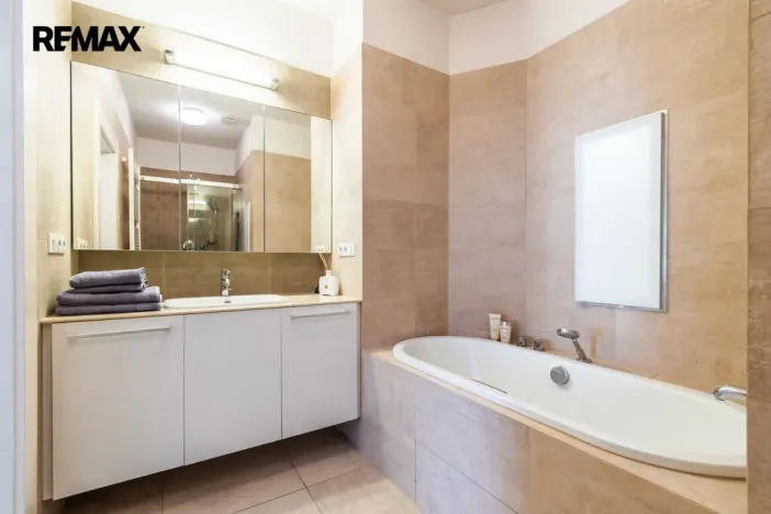 Pronájem bytu 2+kk, Praha - Staré Město, Haštalská, 63 m2