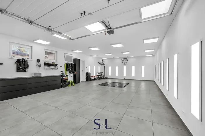 Prodej obchodního prostoru, Nový Bor, Česká, 325 m2
