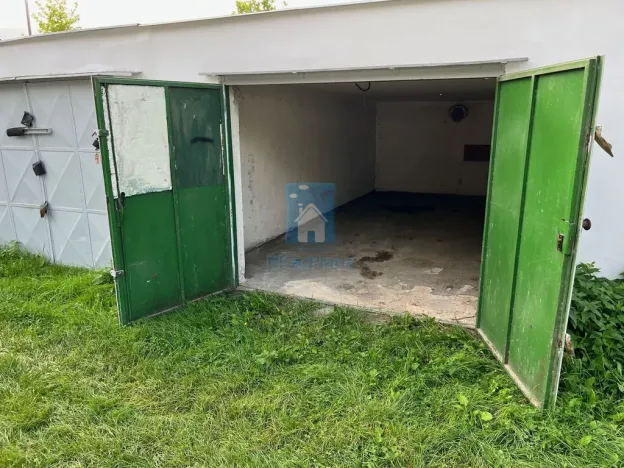 Pronájem garáže, Praha - Běchovice, 26 m2