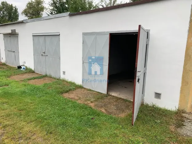 Pronájem garáže, Praha - Běchovice, 26 m2