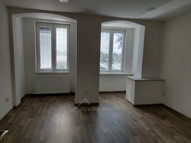 Pronájem bytu 3+1, Nový Bor - Arnultovice, B. Egermanna, 90 m2