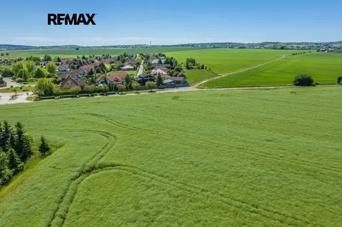 Prodej komerčního pozemku, Hovorčovice, 5254 m2