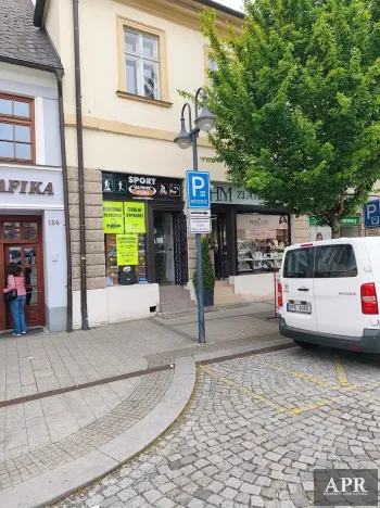 Pronájem obchodního prostoru, Uherský Brod, Masarykovo nám., 50 m2