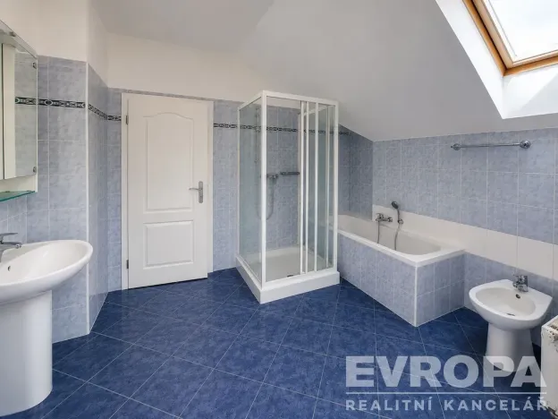 Pronájem rodinného domu, Průhonice, 200 m2