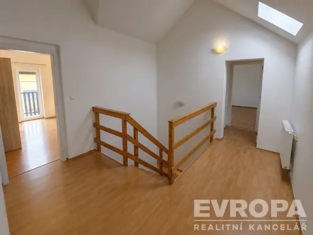 Pronájem rodinného domu, Průhonice, 200 m2