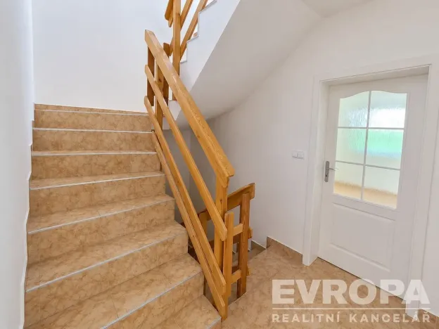 Pronájem rodinného domu, Průhonice, 200 m2