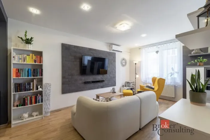 Prodej bytu 2+kk, Břeclav - Poštorná, Dělnická, 51 m2