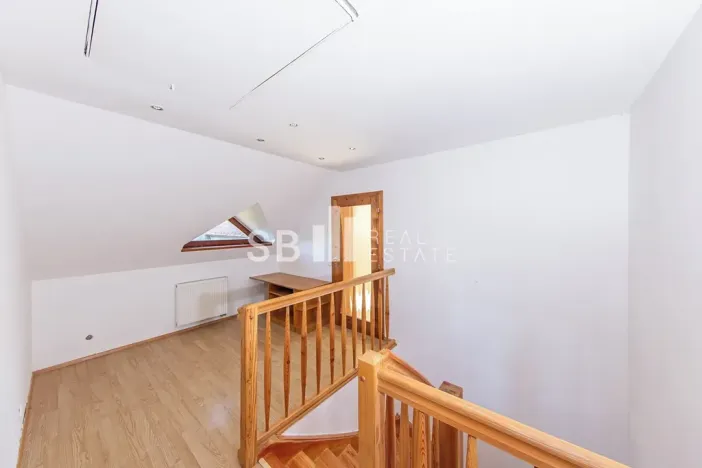 Prodej rodinného domu, Borová, 230 m2