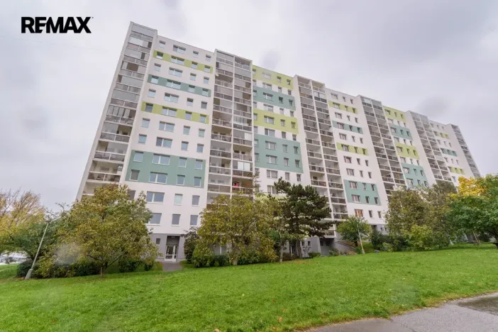 Pronájem bytu 1+kk, Praha - Troja, Sosnovecká, 29 m2