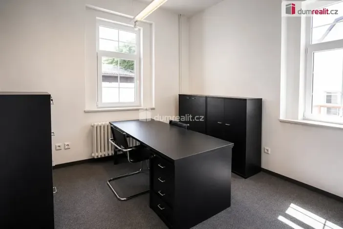 Pronájem kanceláře, Karlovy Vary, Na Výhledě, 28 m2