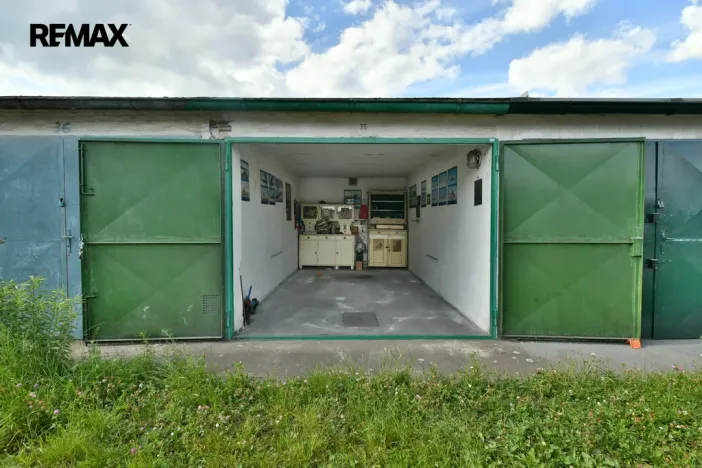 Prodej garáže, Hradec Králové, Bratří Štefanů, 16 m2