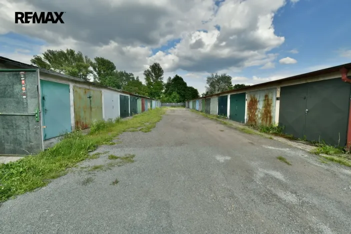 Prodej garáže, Hradec Králové, Bratří Štefanů, 16 m2