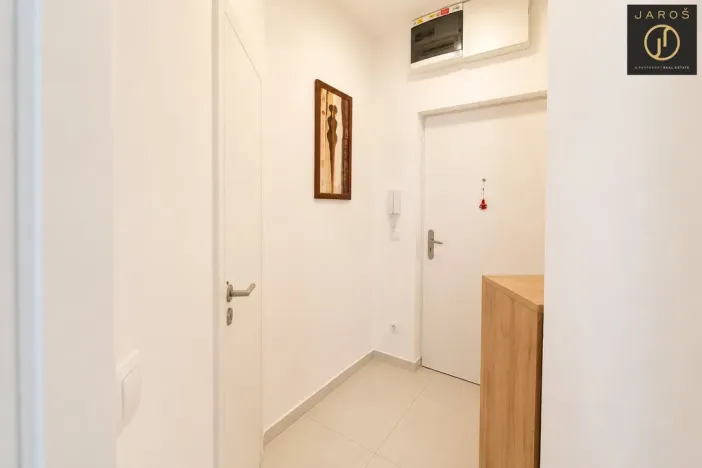 Pronájem bytu 1+kk, Praha - Libeň, Lihovarská, 25 m2