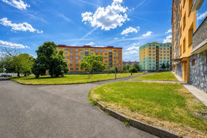 Prodej bytu 2+1, Chomutov, Pod Břízami, 51 m2