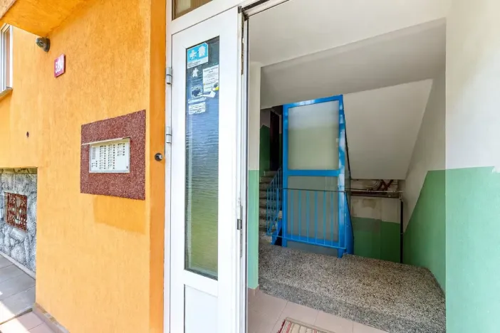 Prodej bytu 2+1, Chomutov, Pod Břízami, 51 m2