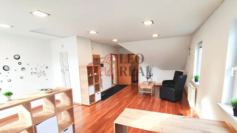Pronájem kanceláře, Kopřivnice, Záhumenní, 42 m2