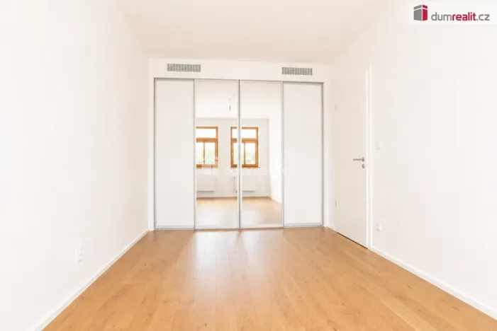 Pronájem bytu 2+kk, Praha - Břevnov, Bělohorská, 60 m2