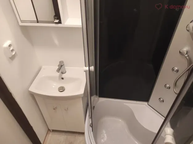 Pronájem bytu 2+1, Zlín - Malenovice, Chelčického, 57 m2