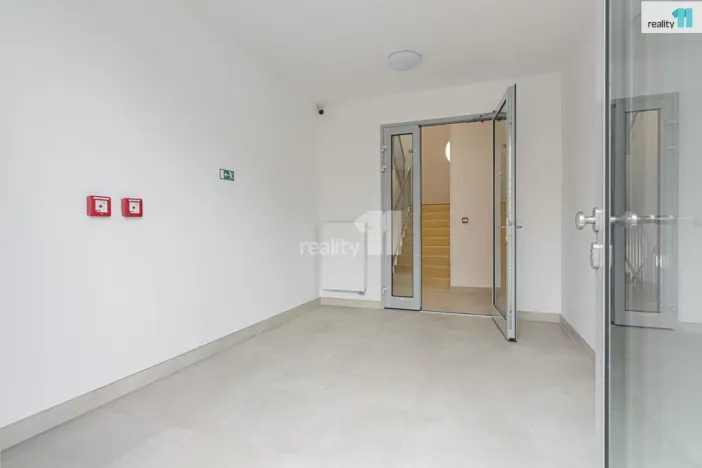 Pronájem bytu 3+kk, Praha - Libeň, V Holešovičkách, 96 m2